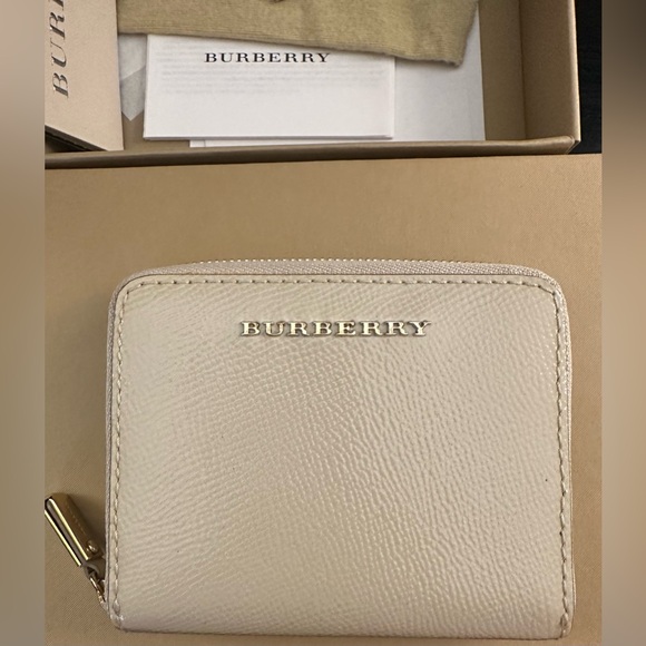 Burberry Cream Nova Embossed Compact Zippy Wallet Full Inclusion - Picture 8 of 12